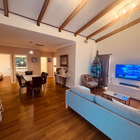 Cosy 4Br Home 15 Minutes Away From Melbourne Airport St Albans Buitenkant foto